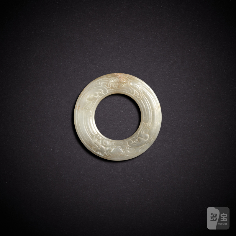 A white jade 'chilong' disc, huan, Southern Song dynasty | 南宋 白玉螭龍紋環 - 图2